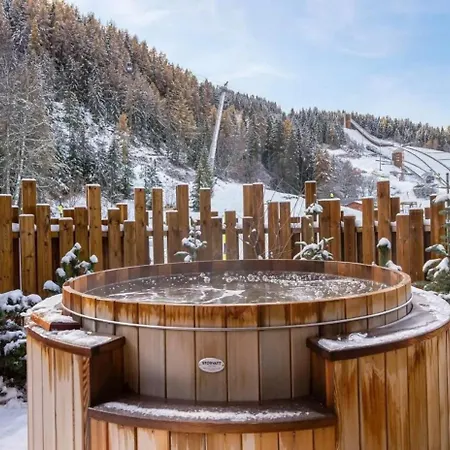 Le Moulin, Le Praz, 6 Chambres, In, Out 木屋