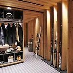 Chalet Chalet Le Moulin, Le Praz, 6 Chambres, In, Out Courchevel