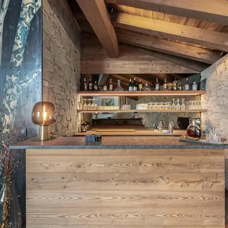 Chalet Le Moulin, Le Praz, 6 Chambres, In, Out Chalet